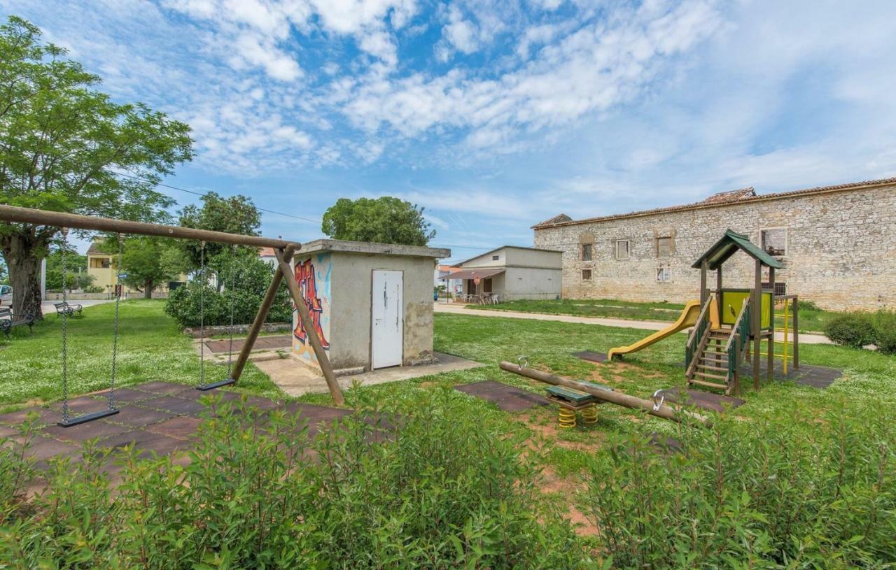 Apartment Romano With Sea View Near Poreč Exterior foto