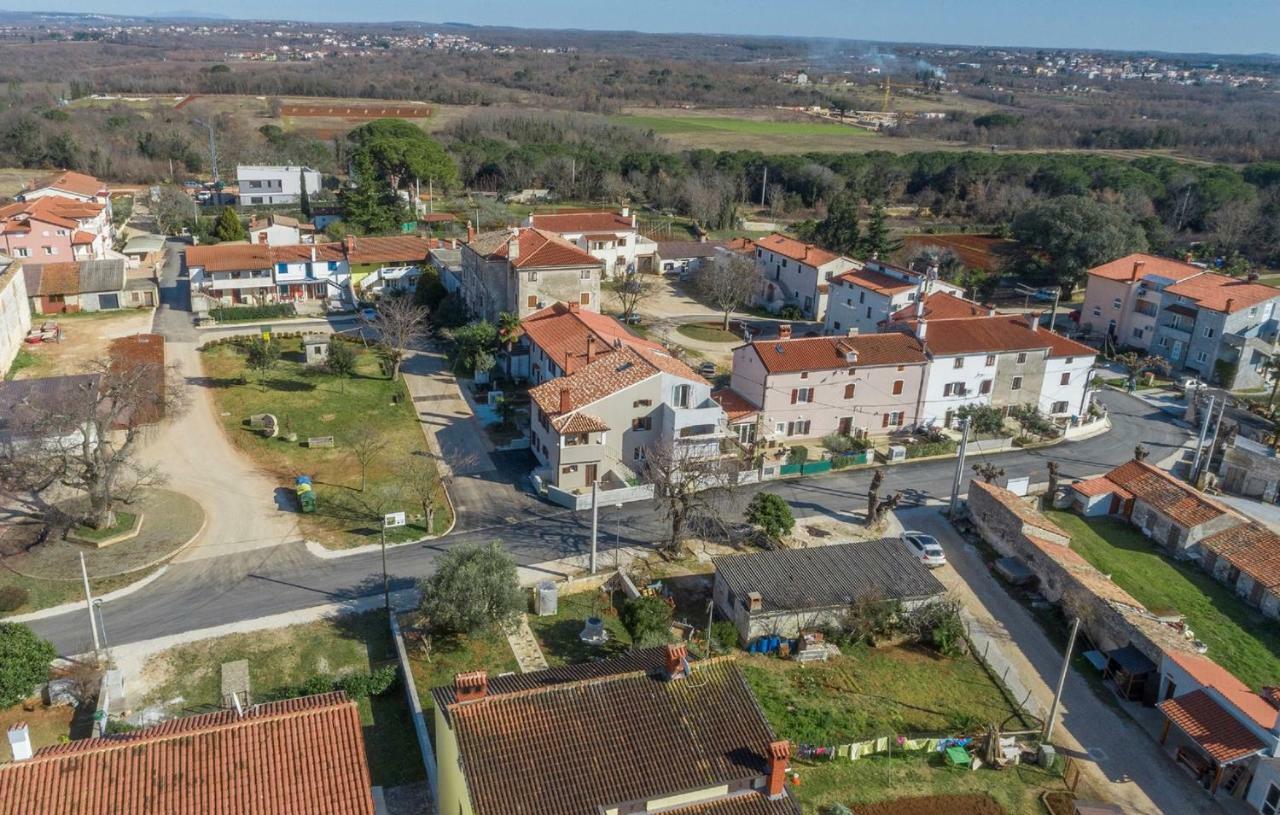 Apartment Romano With Sea View Near Poreč Exterior foto